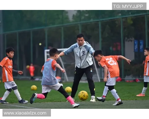 广州足球队的蜕变之旅：从青涩到成熟的世界杯预选赛征程回顾